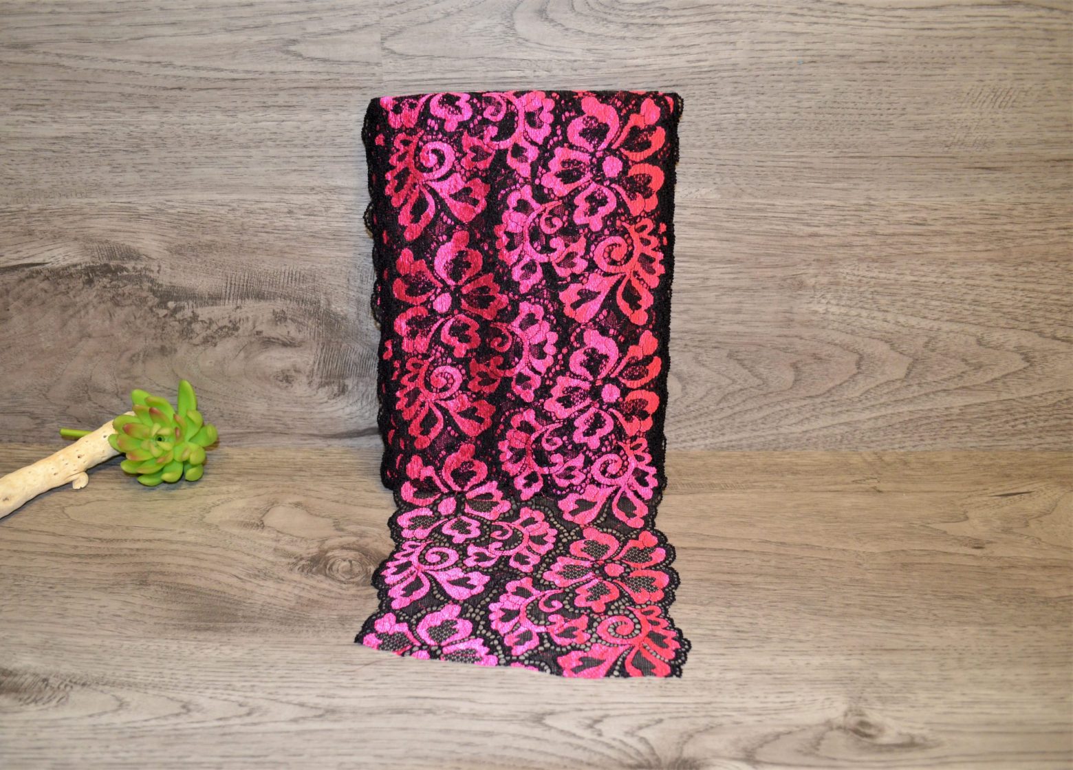 Dentelle extensible rose