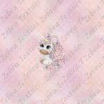 Douce licorne assisse fond rose