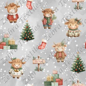 Vache highland et sapin fond gris